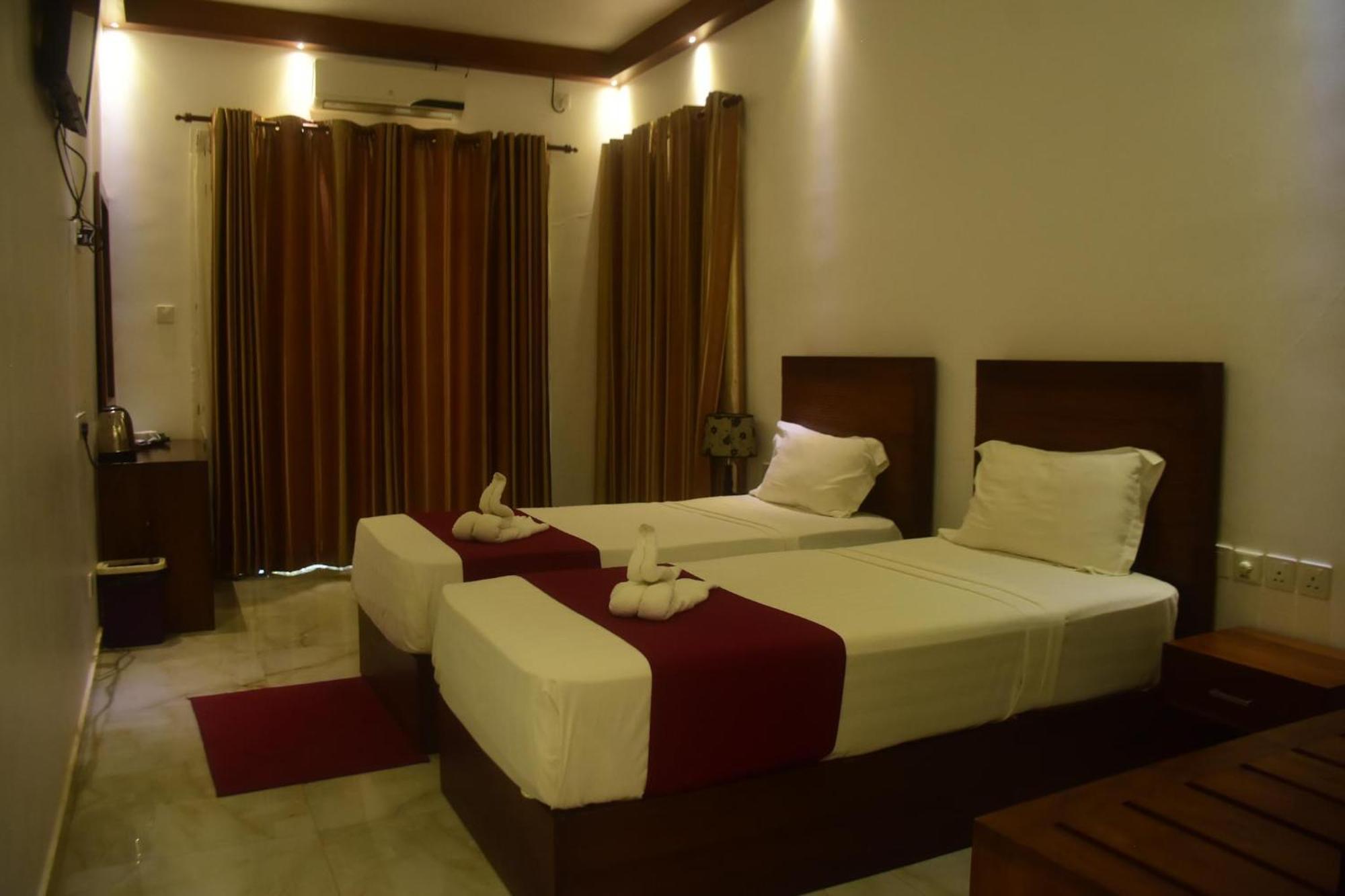 Elephant Eye Hotel 티사마하라마 외부 사진